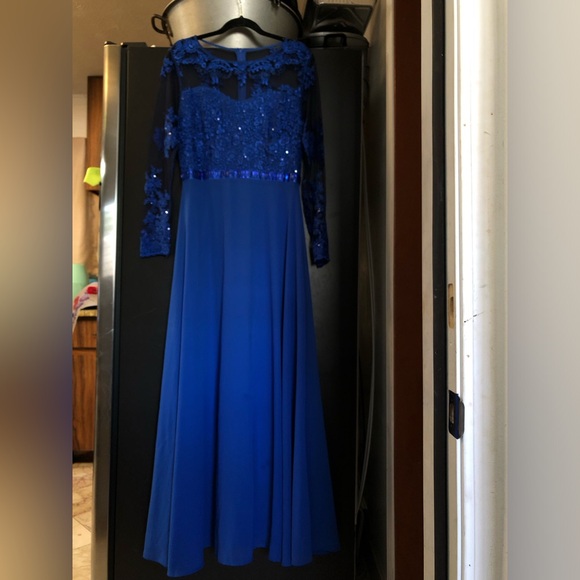 Second hand dresses! - Picture 3 of 6